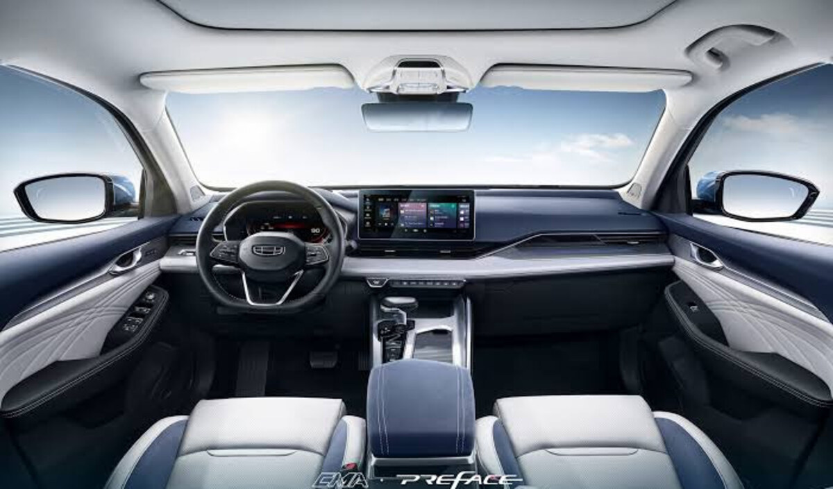 Geely Preface — «прошивка» мультимедиа: салон CMA, крупный экран, приложение Monji на головное устройство; установка приложений на ГУ без перепрошивки блоков