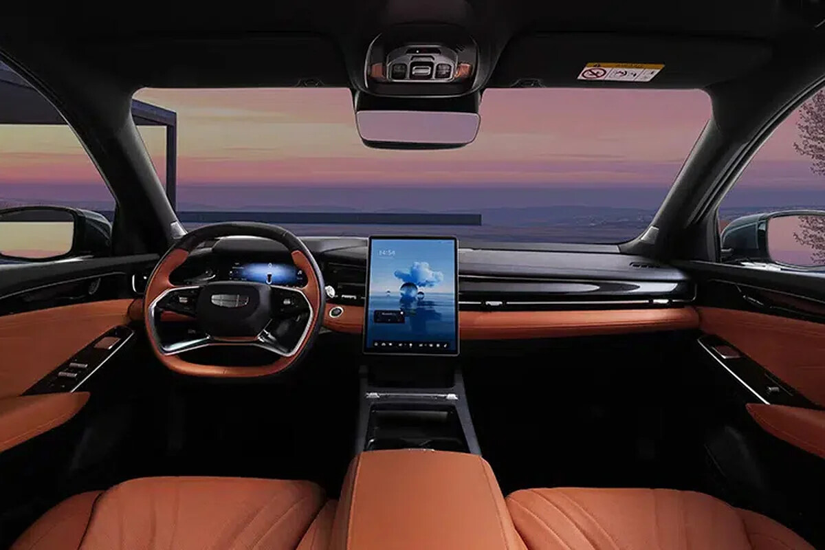Geely Preface — «прошивка» мультимедиа: салон 2025, экран 13,2″, приложение Monji на головное устройство; установка приложений на ГУ без перепрошивки блоков